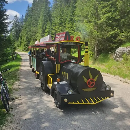 Planinska Kuca Rea, Tatil Evi